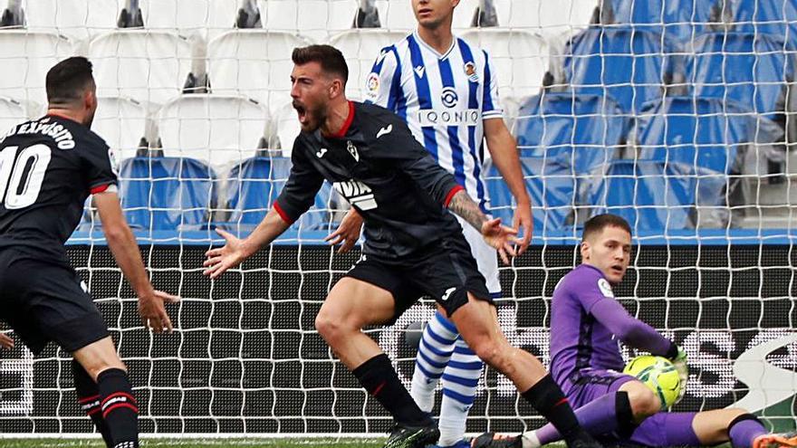 Sergi Enrich, del Eibar, celebra el gol del empate. |  // EFE