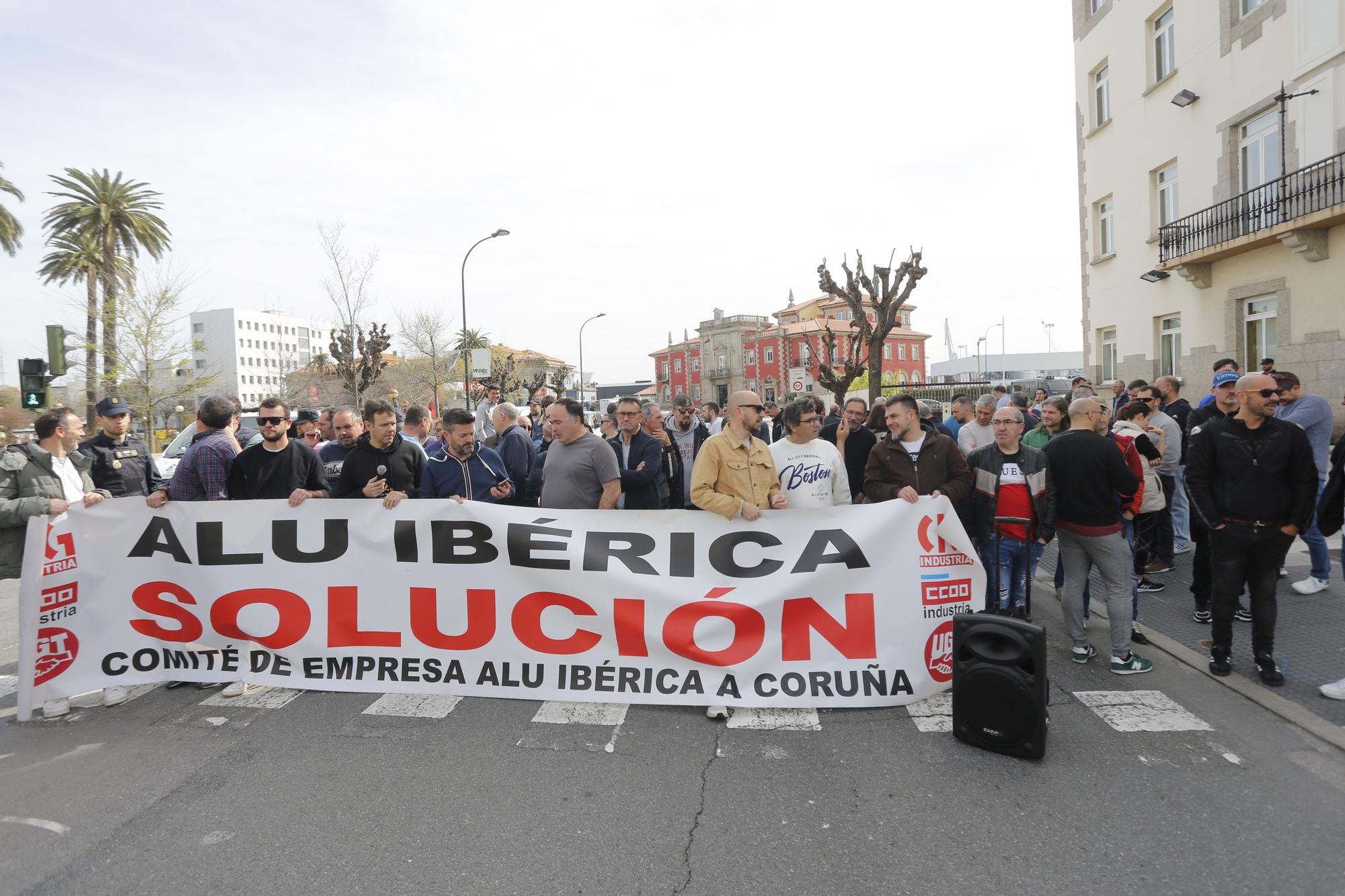 Concentración de trabajadores de Alu Ibérica