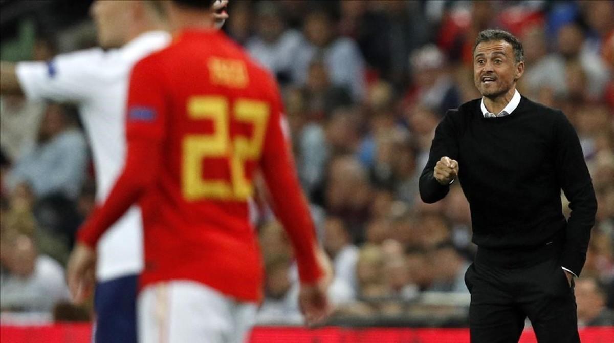 jdomenech44953134 spain s coach luis enrique gestures on the touchline during 180908210432