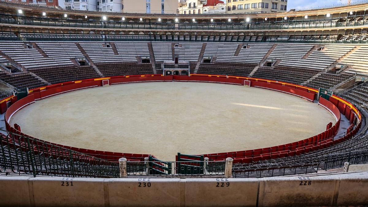 El estado actual de la plaza de toros de València en una imagen tomada este jueves.