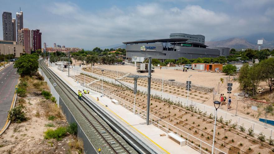 Benidorm completará el itinerario peatonal paralelo al Tram en Els Tolls