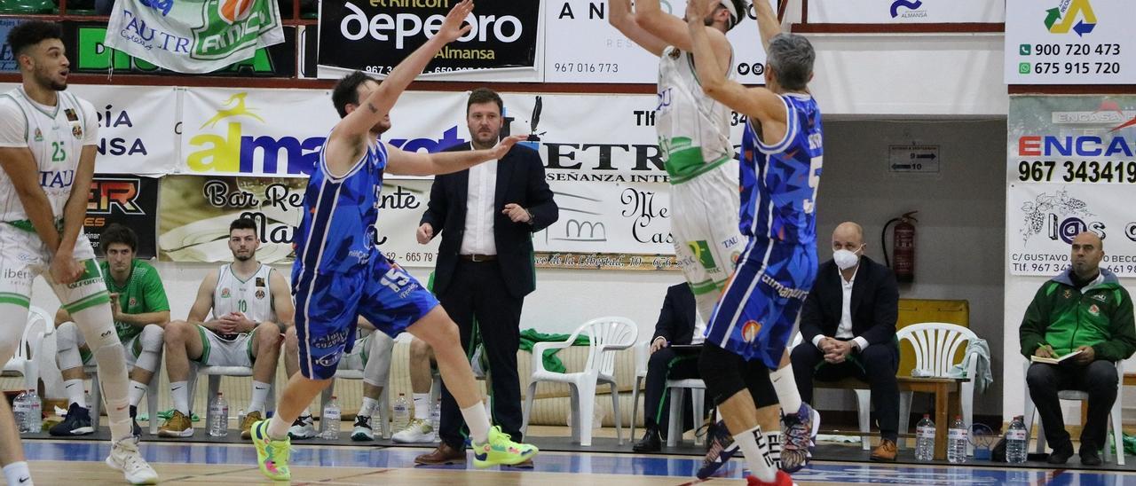 El TAU Castelló sucumbió ante el CB Almansa a domicilio.