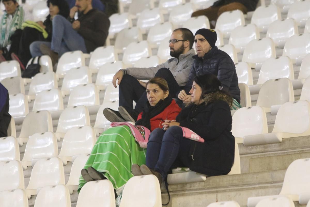 FOTOGALERÍA // El ambiente de la grada en el Córdoba-Osasuna