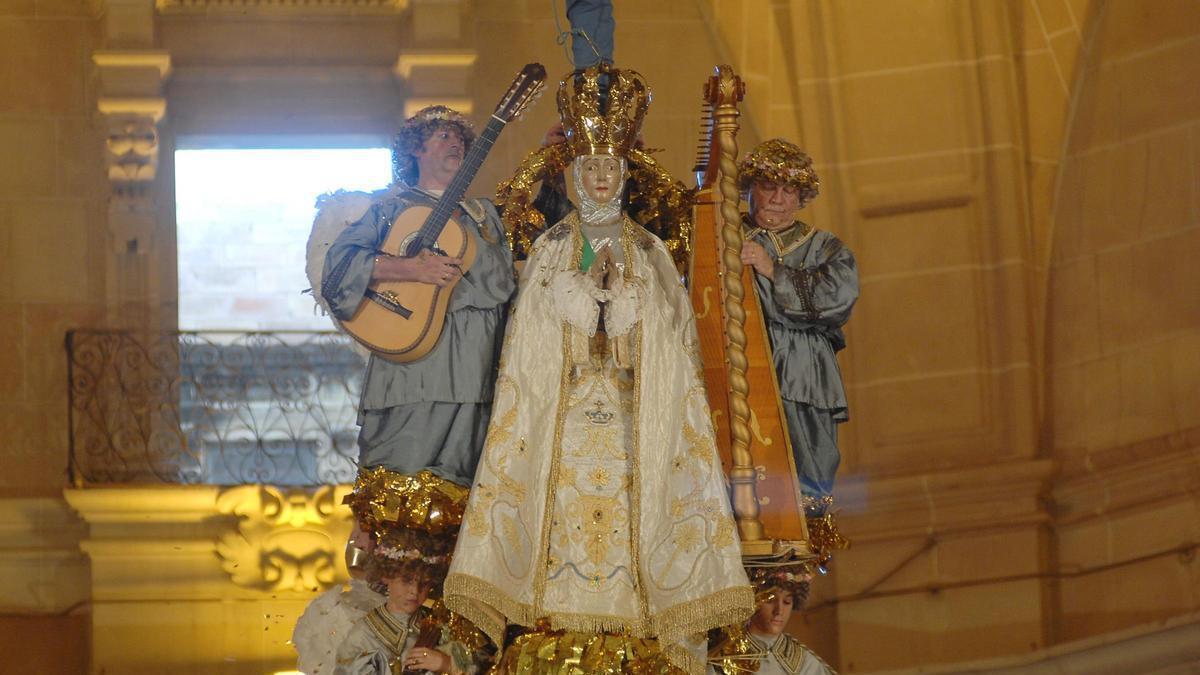 Imagen de la Virgen en el Misteri.