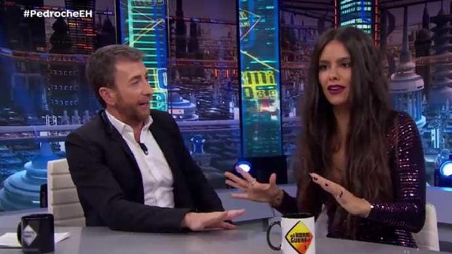 Cristina Pedroche, con Pablo Motos en &#039;El Hormiguero&#039;.