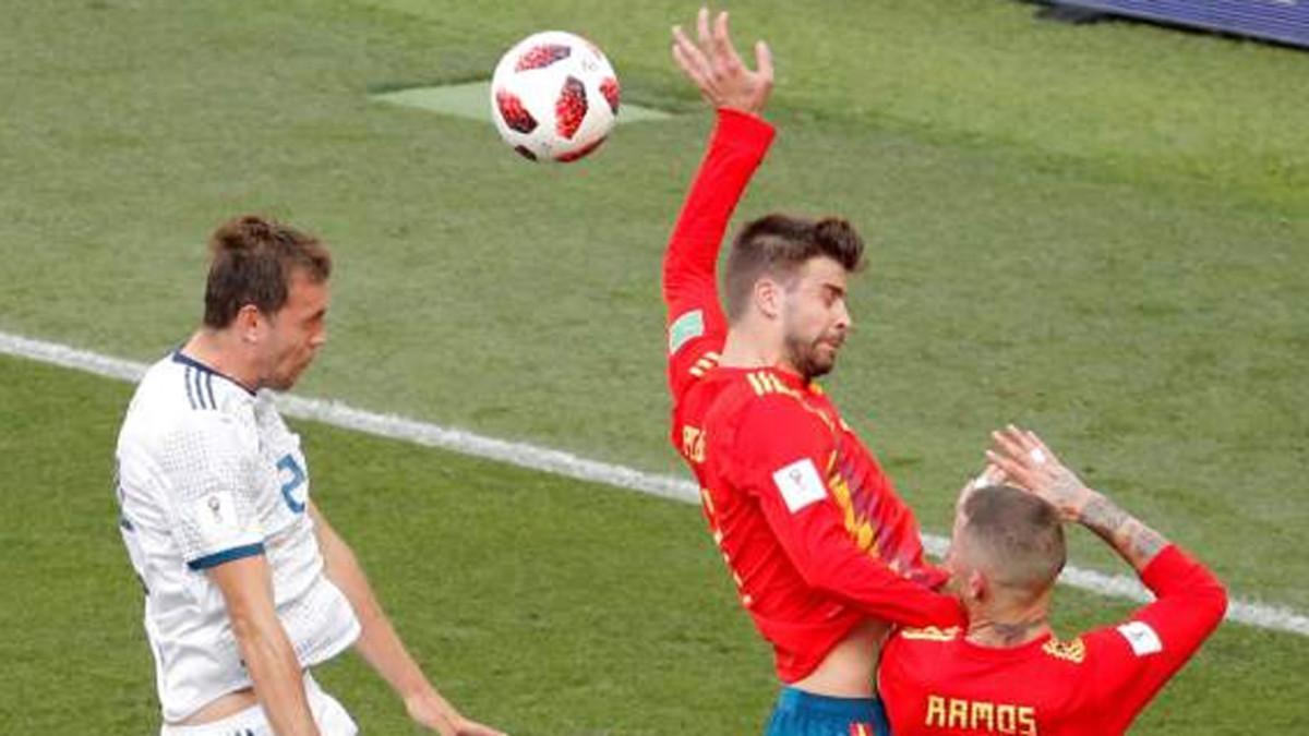 Las manos de Piqué en el Mundial fueron señaladas como penalti