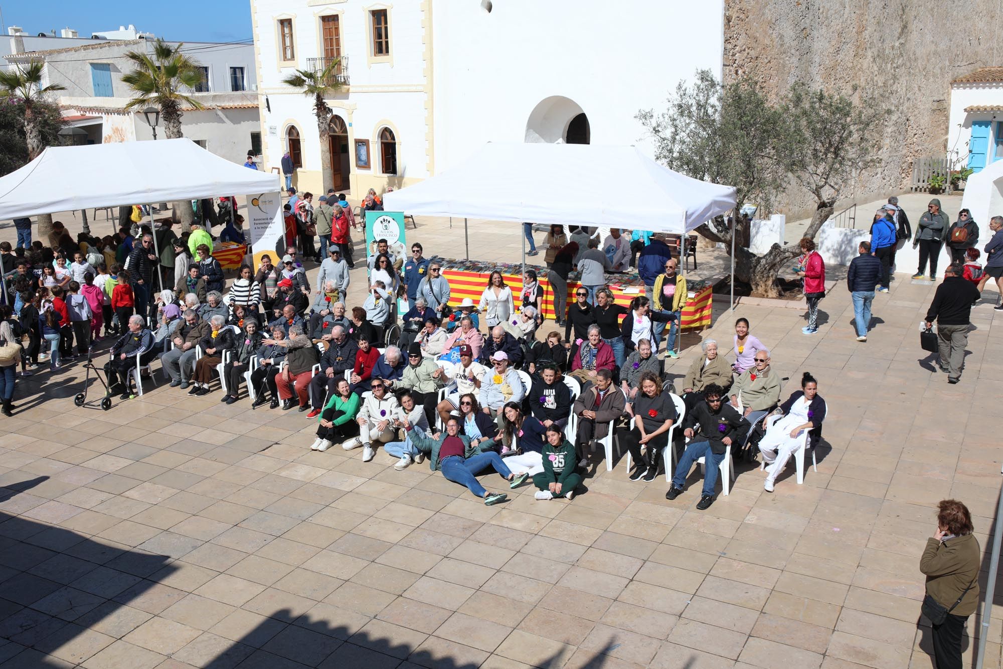 Todas las imágenes del día de Sant Jordi 2024 en Formentera