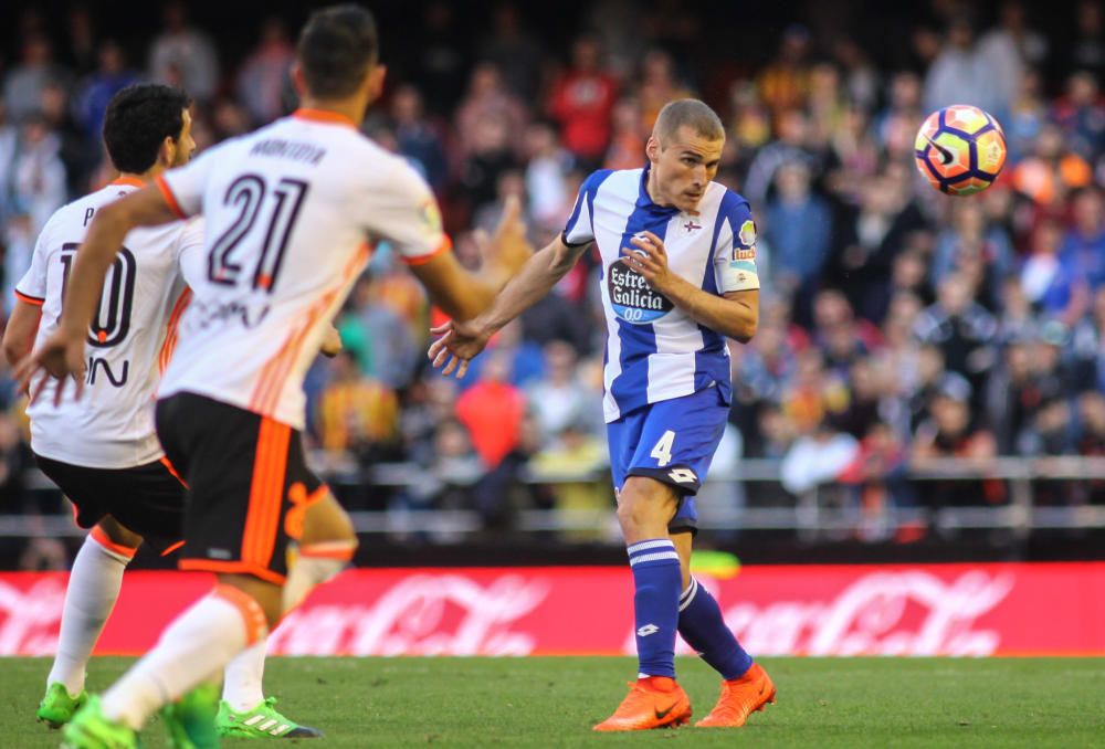 El Dépor cae con claridad en Mestalla