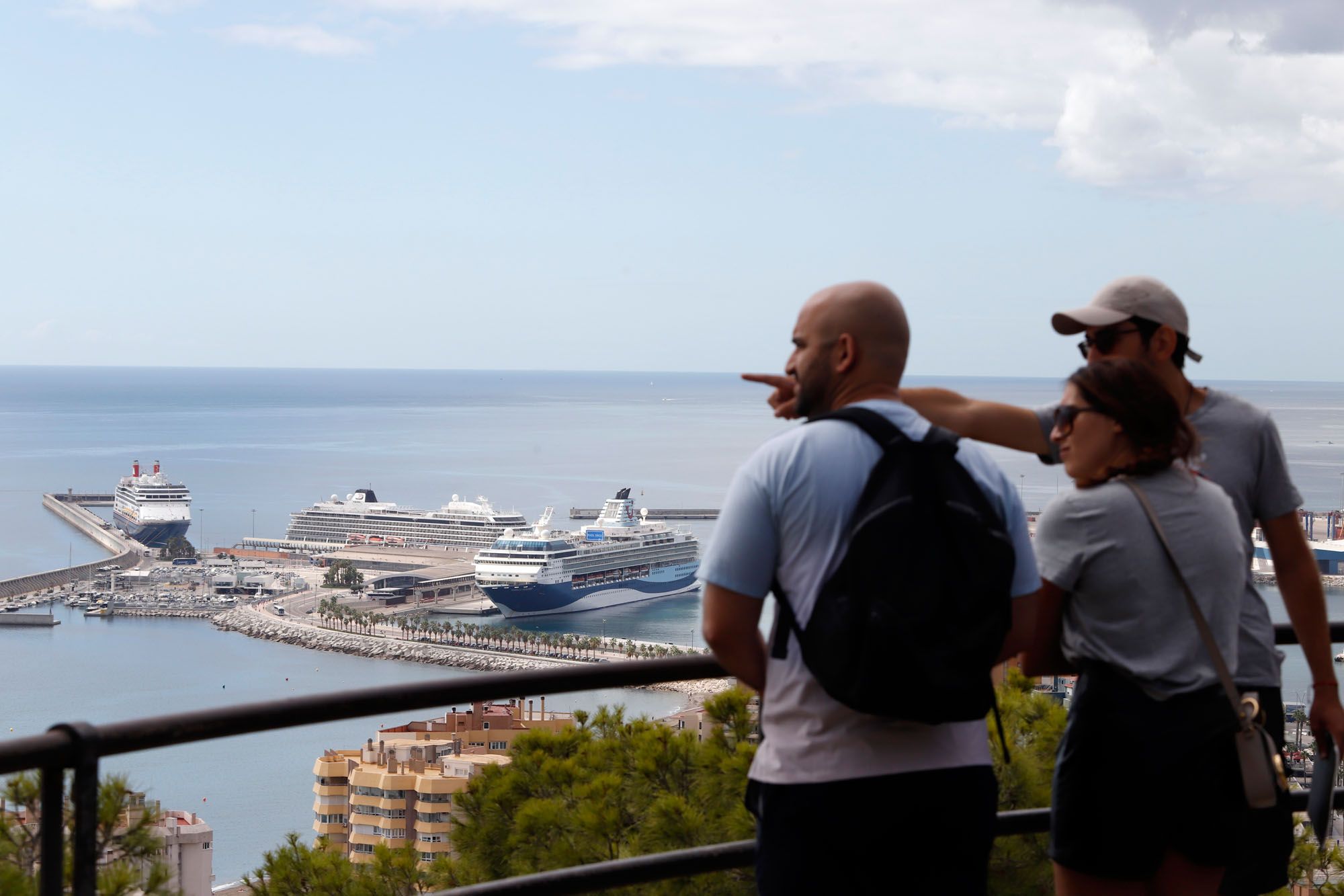 Tres cruceros coinciden en el puerto de Málaga