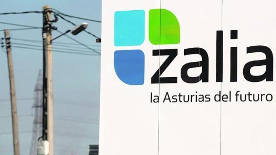 Letrero que anuncia la primera fase de la zona logística.