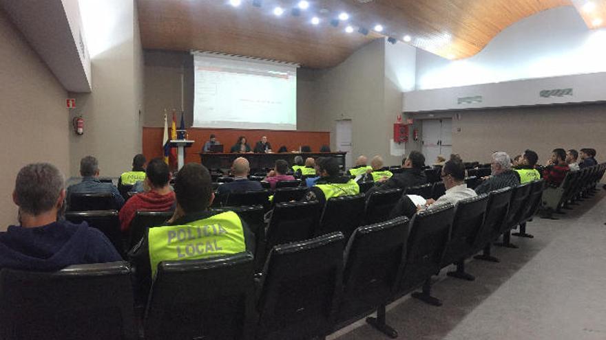 El Ayuntamiento forma a los guardias para atender a  los vecinos sin techo y a las víctimas de delitos de odio