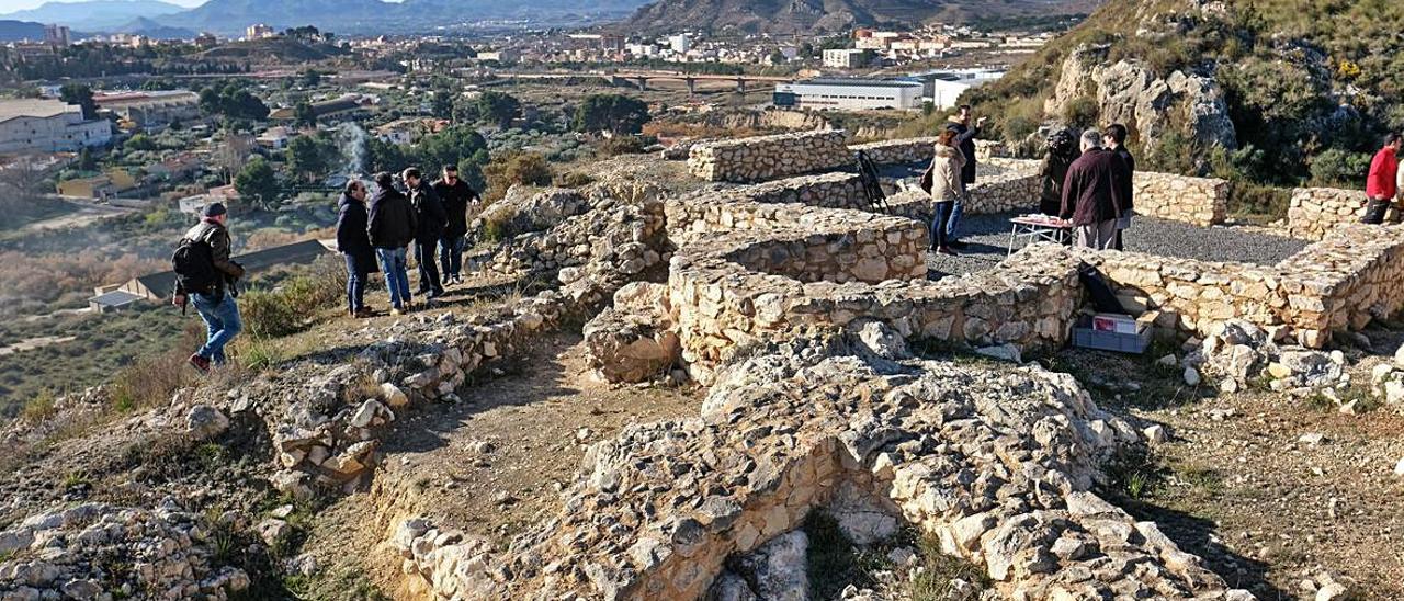 El hallazgo en enero del año pasado del primer monasterio bizantino de España confirma a El Monastil como uno de los yacimientos más relevantes de la Comunidad Valenciana. | ÁXEL ÁLVAREZ