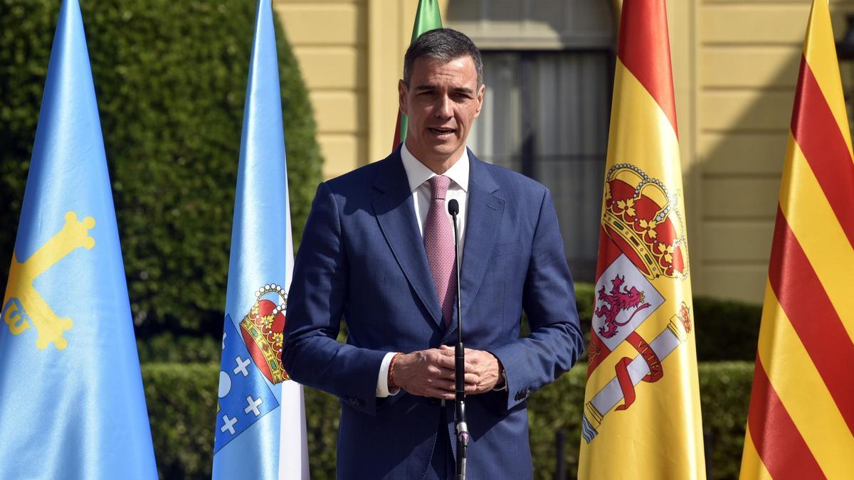 El presidente del Gobierno, Pedro Sánchez, ofrece una declaración institucional durante la XXVIII Conferencia de Presidentes, en Palau de Pedralbes de Barcelona, a 6 de junio de 2025, en Barcelona, Catalunya (España).