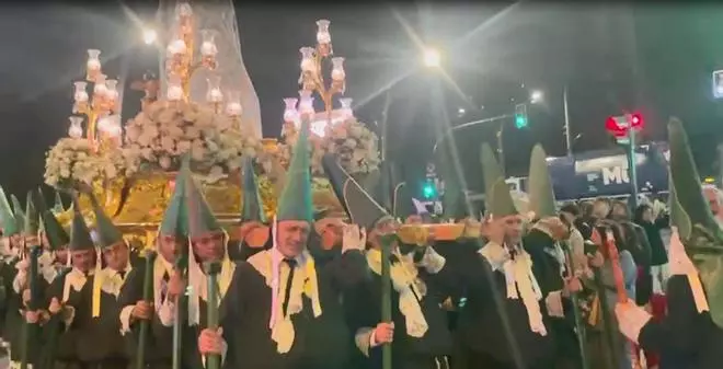 La lluvia frustra a última hora de la tarde la procesión del Domingo de Ramos en Murcia