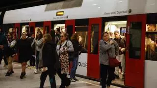 El metro vuelve a Valencia un mes después de la dana