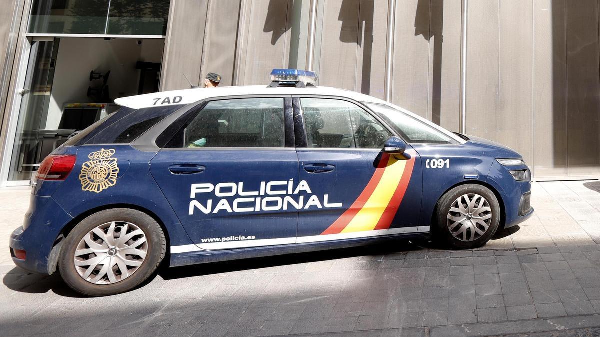 Un coche de la Policía Nacional, en una imagen de archivo.