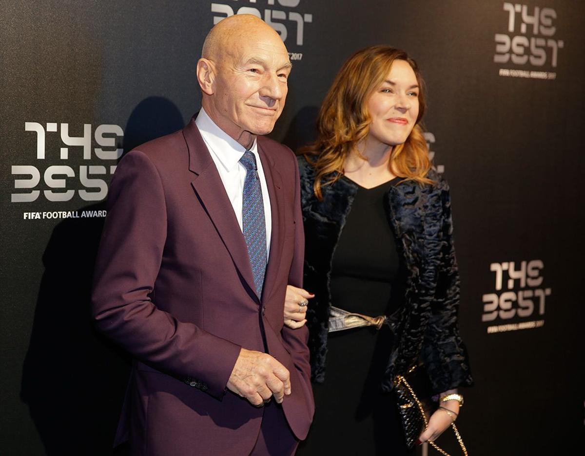 The Best FIFA 2017, Patrick Stewart y Sunny Ozell