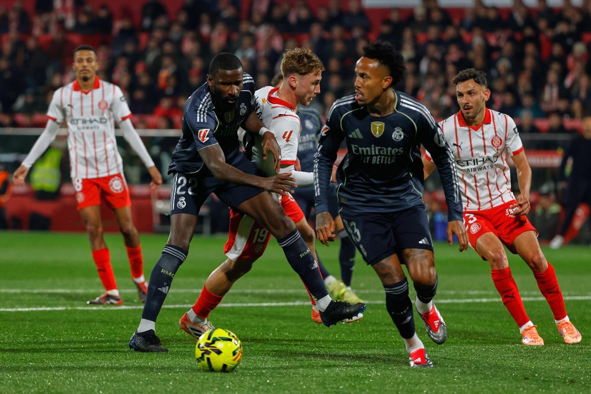 GIRONA - REAL MADRID | El equipo de Xabi Alonso naufraga en Girona y cede el liderato al Barça