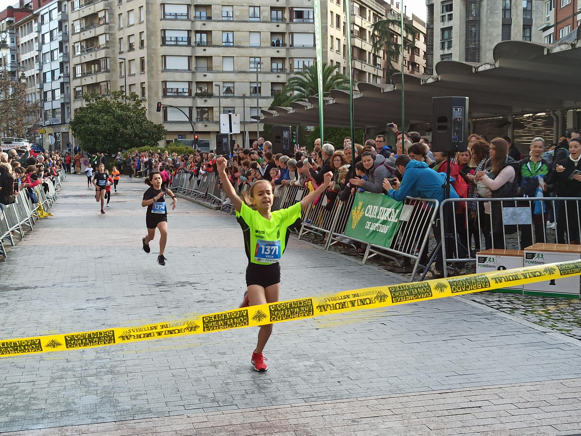 Casi 1.500 participantes disputan la carrera de Fin de Año de Pola de Siero