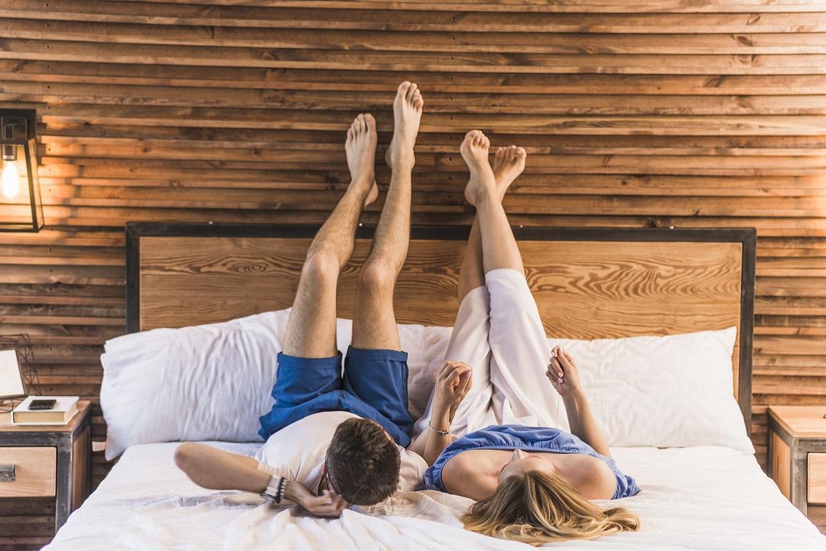 ¿Puede el sueño influir en una relación de pareja?