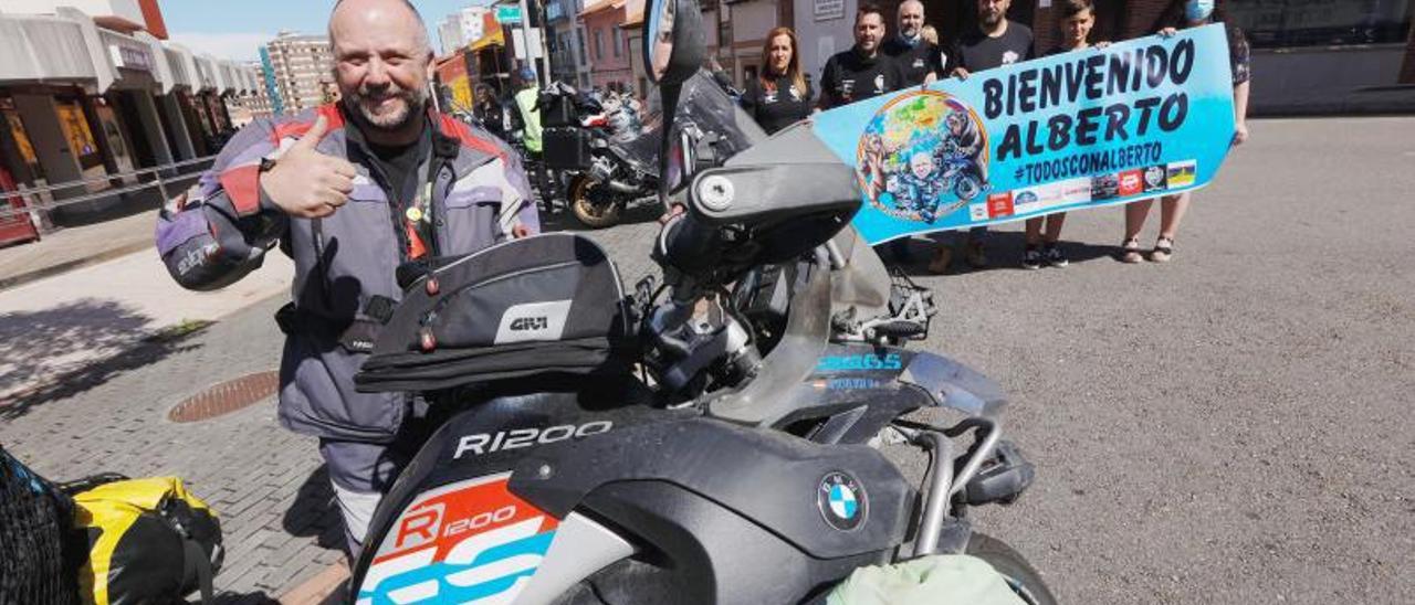 Alberto Vior, a su llegada a Avilés, ayer a primera hora de la tarde.