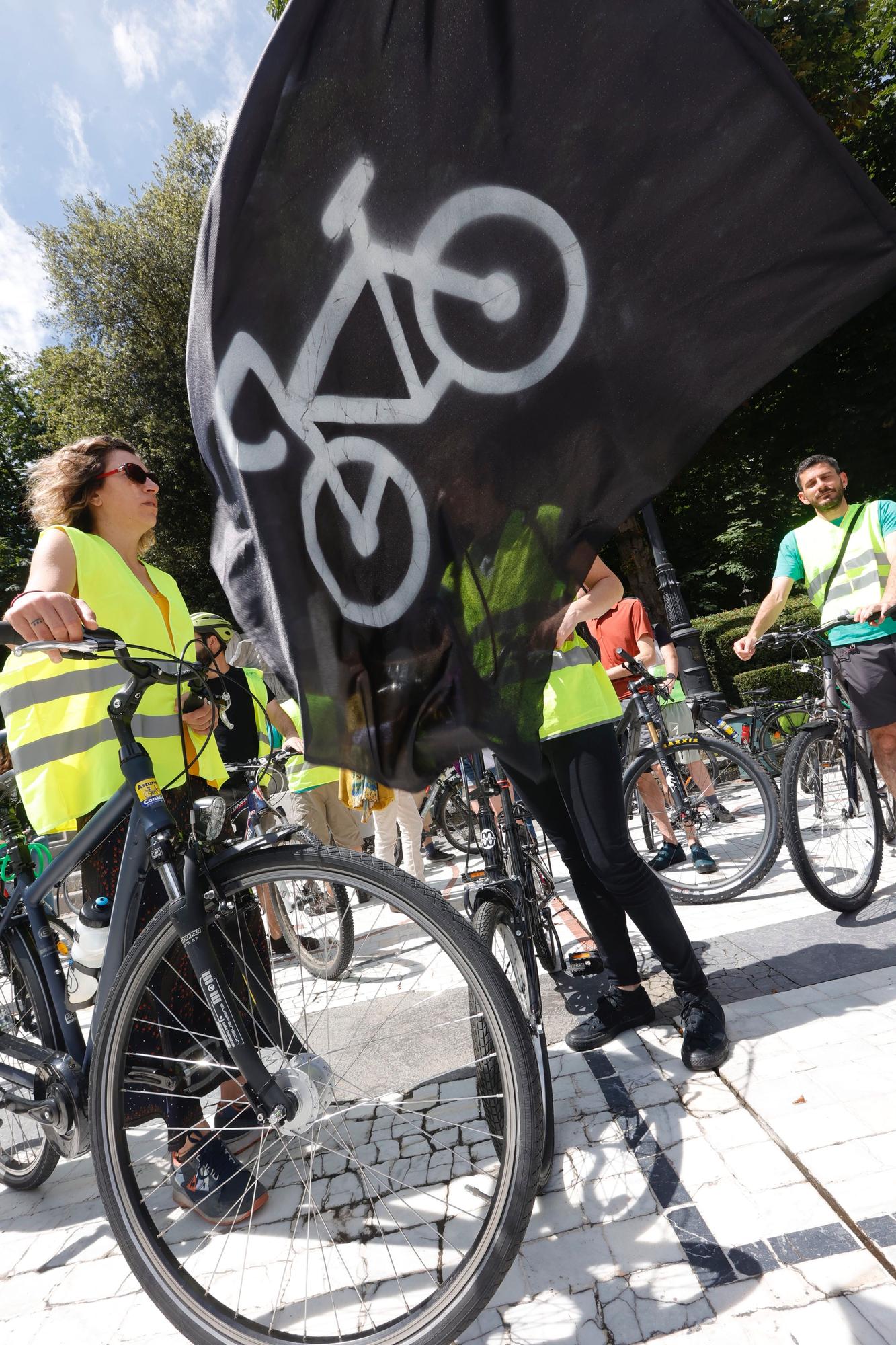 En imágenes: así fue la marcha cicloturista en Oviedo para pedir carriles bici