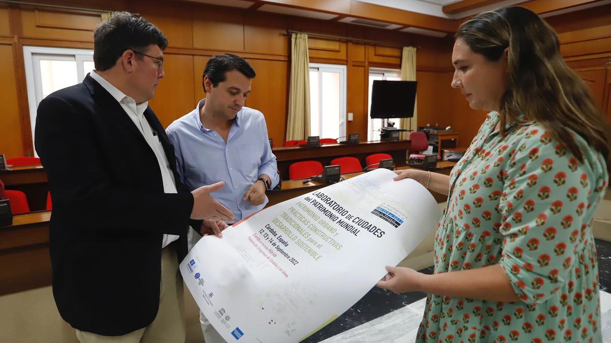 Pablo Fernández Longoria, José María Bellido y María Luisa Gómez.