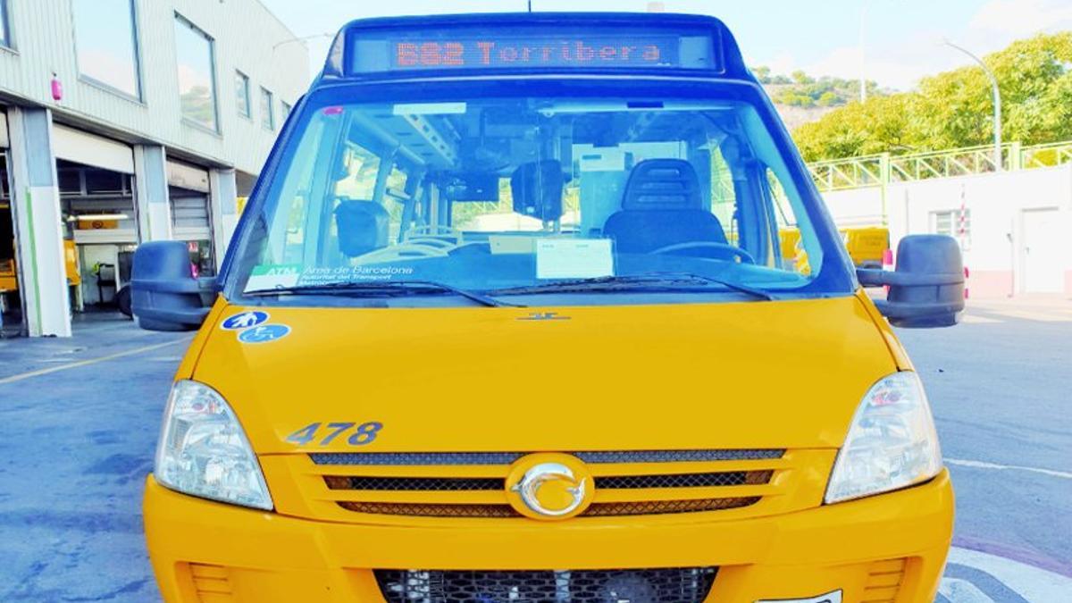 Nuevo bus de la línea B82 que une la plaza de la Vila con el Recinto Torribera.