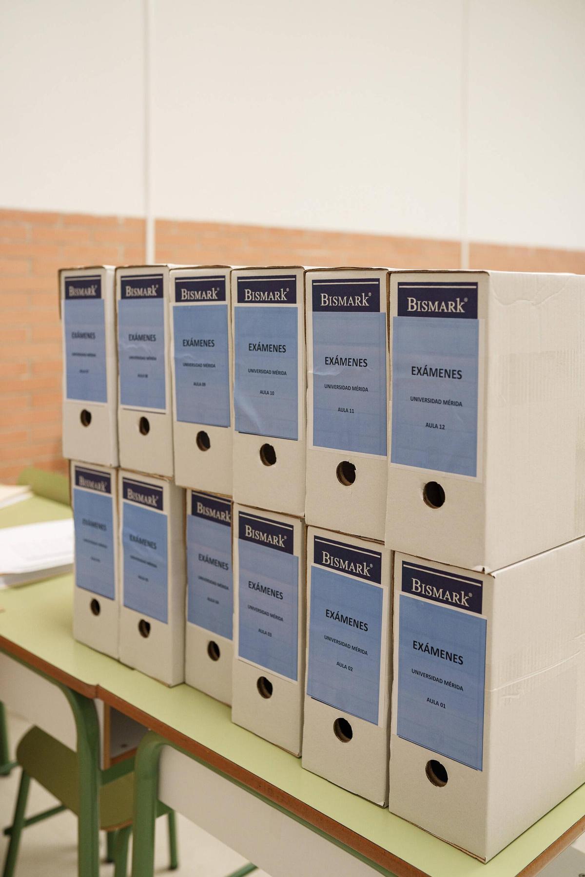 Fotogalería | Así han sido las oposiciones a celador del SES en Mérida