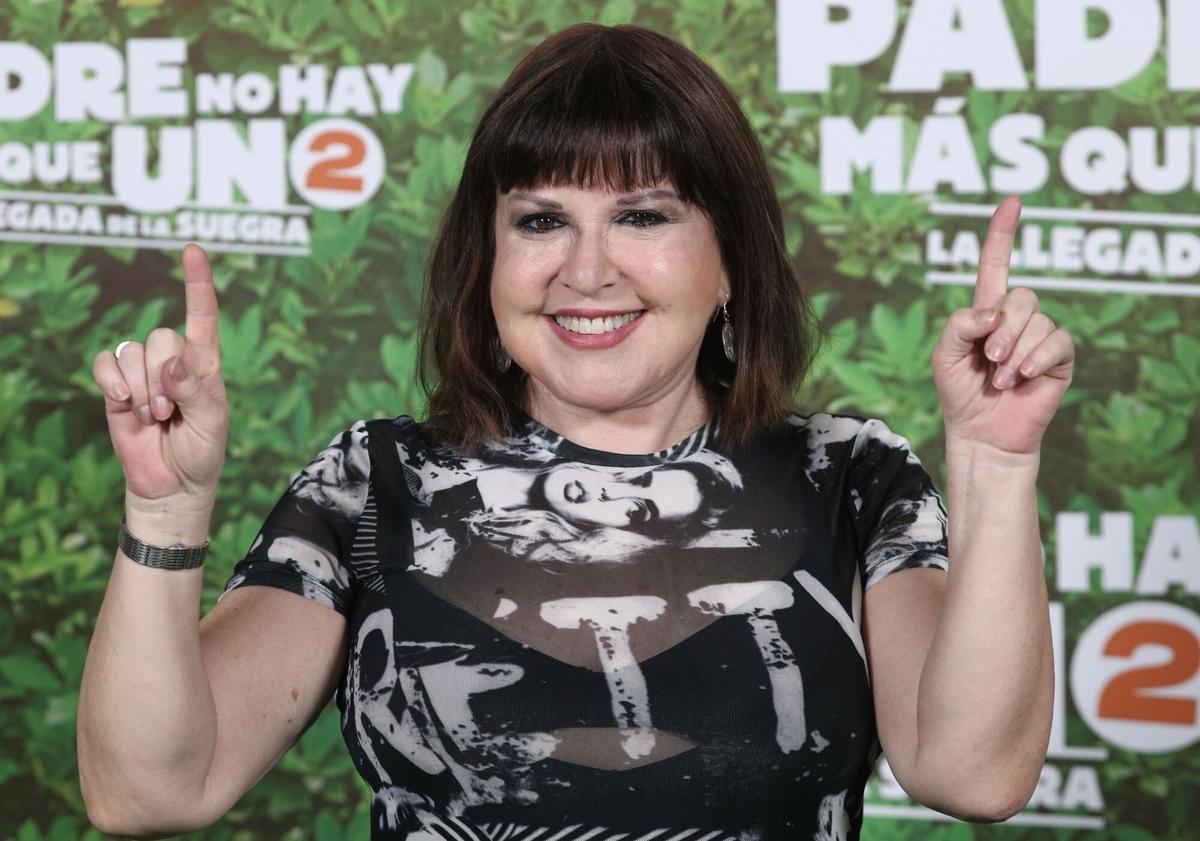 La actriz Loles León durante el photocall de la película 'Padre no hay más que uno 2. La llegada de la suegra’