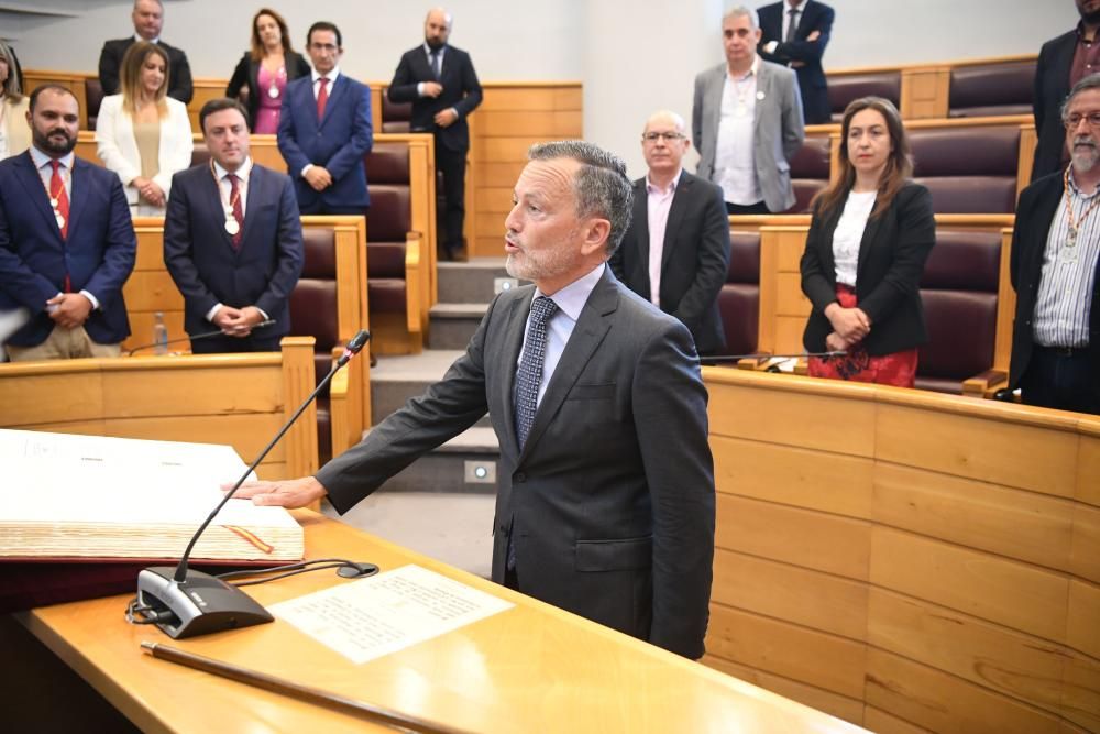 Fue elegido por 17 votos frente a los 14 otorgados a Rosa Gallego del PP. Ha anunciado un plan de lucha contra la despoblación rural en su investidura.