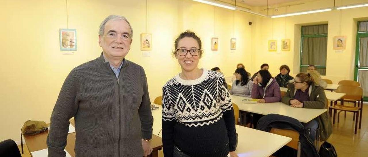 José Manuel Fontenla, xunto a Noelia Martínez, onte no curso de Silleda. // Bernabé/Javier Lalín