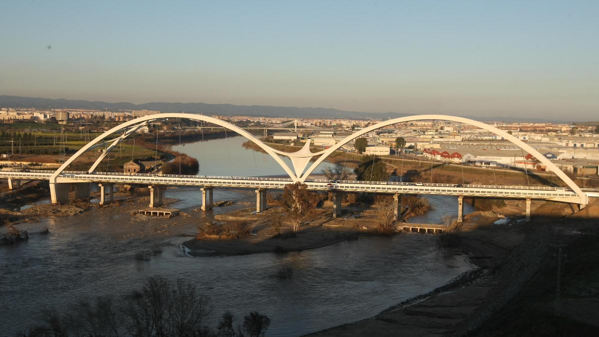 Imagen del puente Abbas Ben Firnas en la ronda Oeste.