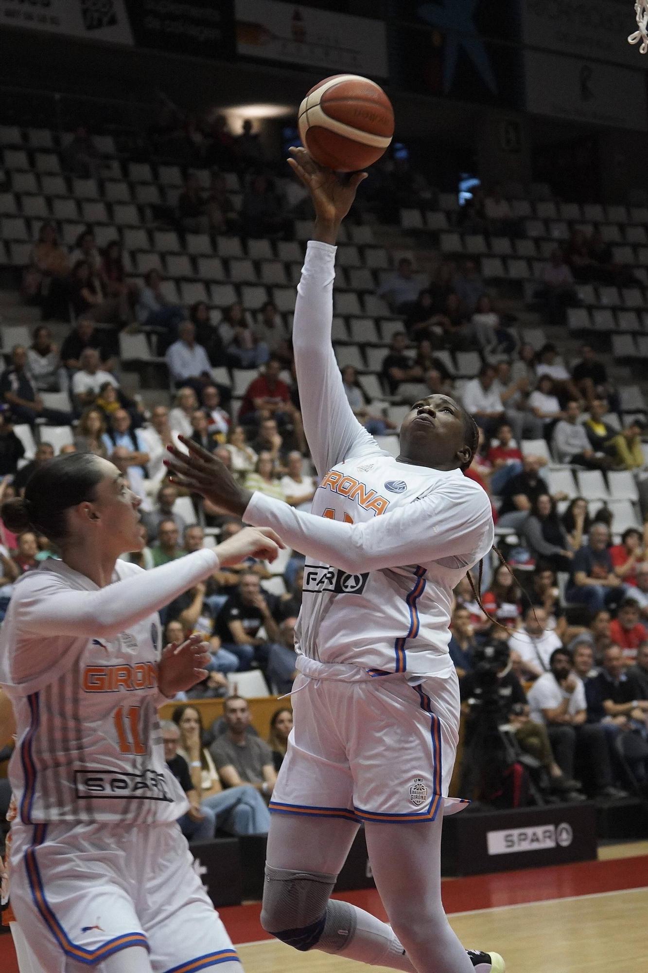 Exhibició de l'Spar Girona a l'Eurolliga contra el Bourges (92-62)