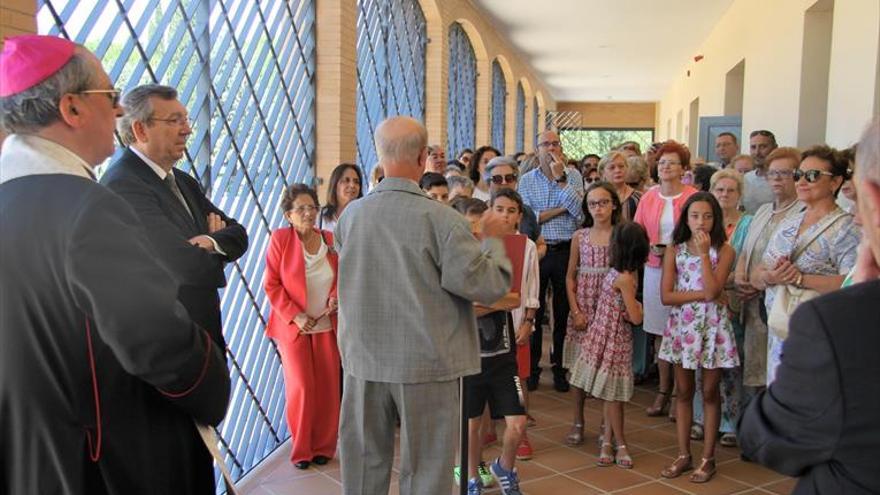 El arzobispo de Mérida-Badajoz inaugura el segundo módulo de la parroquia de San Juan de Dios