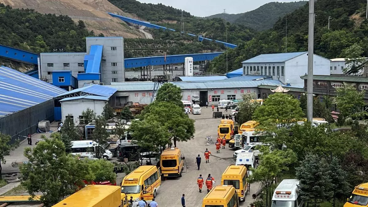 Al menos 90 muertos por una explosión de gas en una mina de carbón en el norte de China