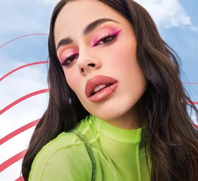 Presume de lookazos en Navidad con estos 3 básicos de Maybelline