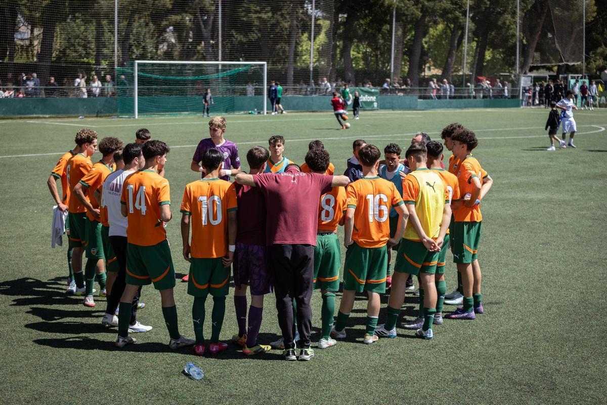 En imágenes | Así ha sido la gran final del Torneo Cesaraugusta de Zaragoza entre el Real Madrid y el Valencia En imágenes | Así ha sido la gran final del Torneo Cesaraugusta de Zaragoza entre el Real Madrid y el Valencia