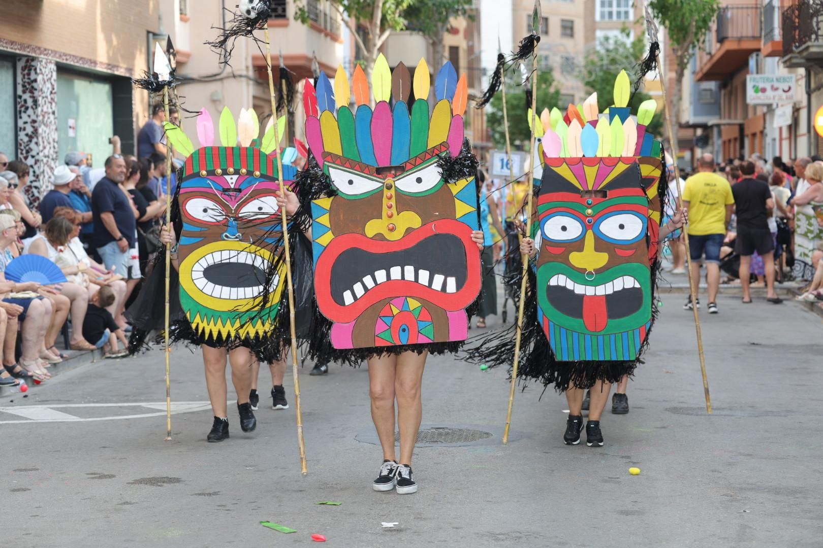 Galería | El Grau disfruta de su desfile de peñas