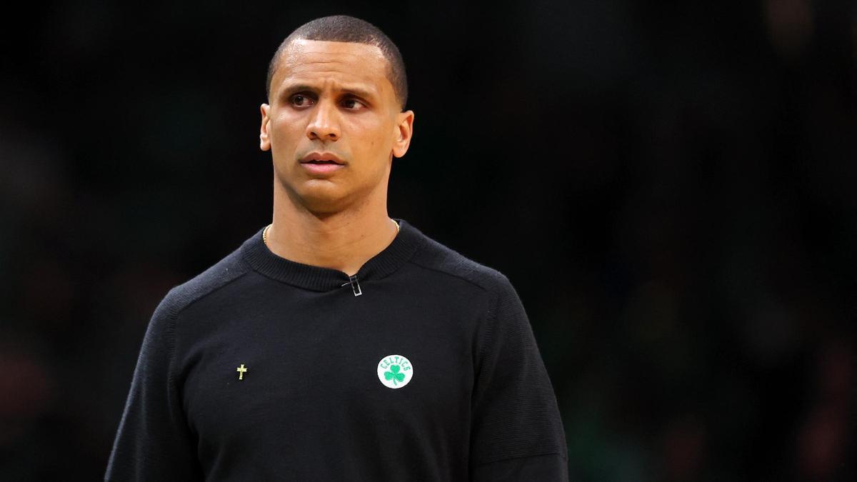 Joe Mazzulla, se?alado en el entorno de los Celtics