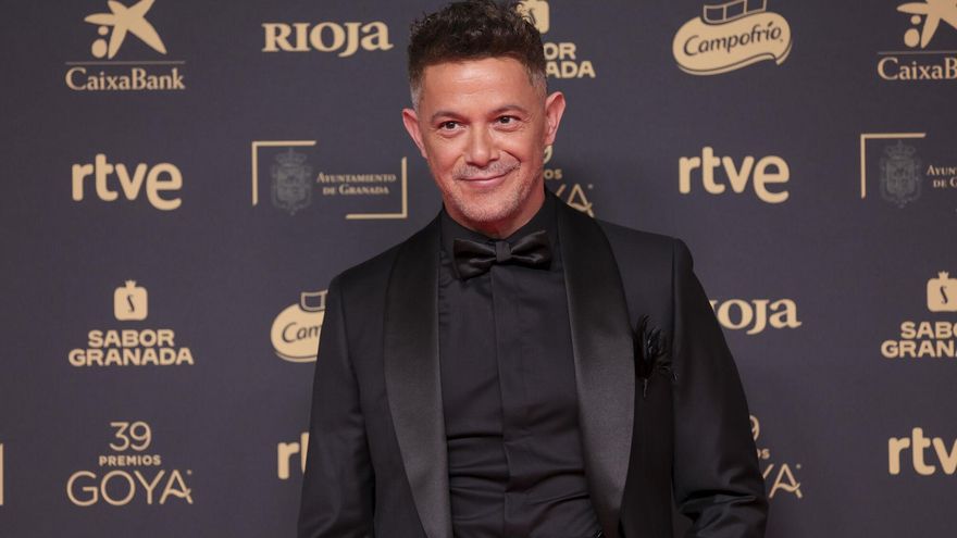 Alejandro Sanz rompe su silencio tras las demoledoras acusaciones: &quot;Dos personas adultas, compartiendo su cariño&quot;