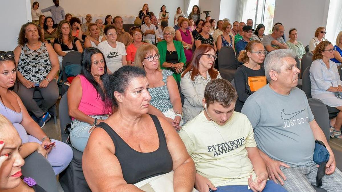 Imagen del acto de entrega de diplomas al alumnado del proyecto RedLab Canarias realizado este martes en la capital grancanaria. JUAN CASTRO