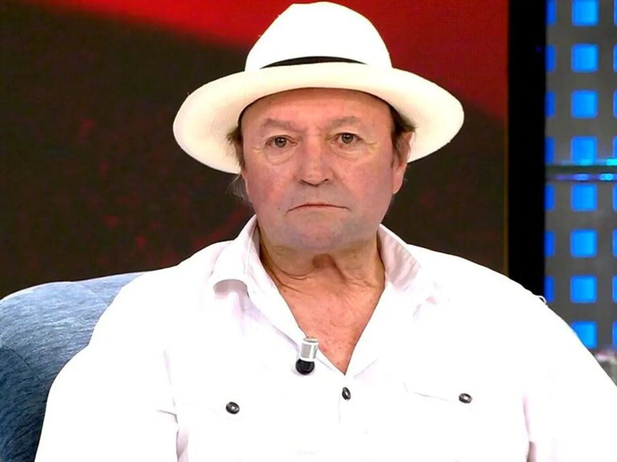 AMADOR MOHEDANO ENFERMEDAD | El extraño comportamiento de Amador Mohedano  en el homenaje a Rocío Jurado: los motivos por los que no se ha juntado con  su familia