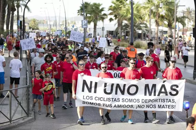 Mira aquí todas las imágenes de la protesta para pedir más seguridad para los ciclistas en Ibiza