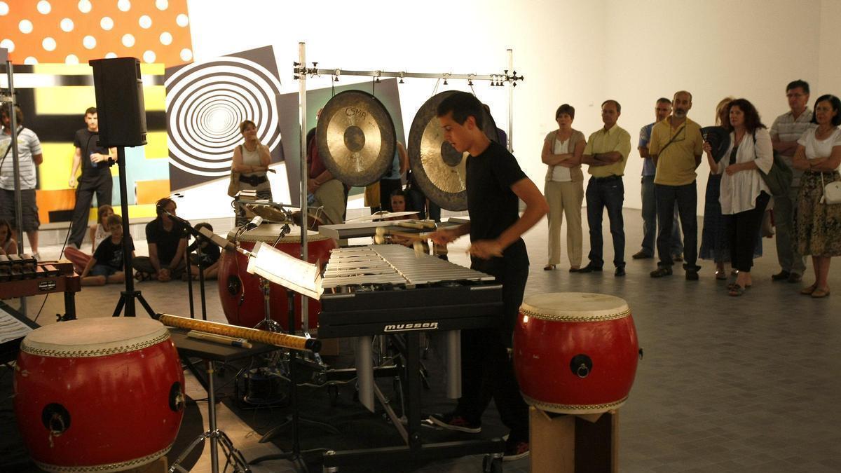 Una pasada edición de la Noche en Blanco en el Museo Pablo Serrano.
