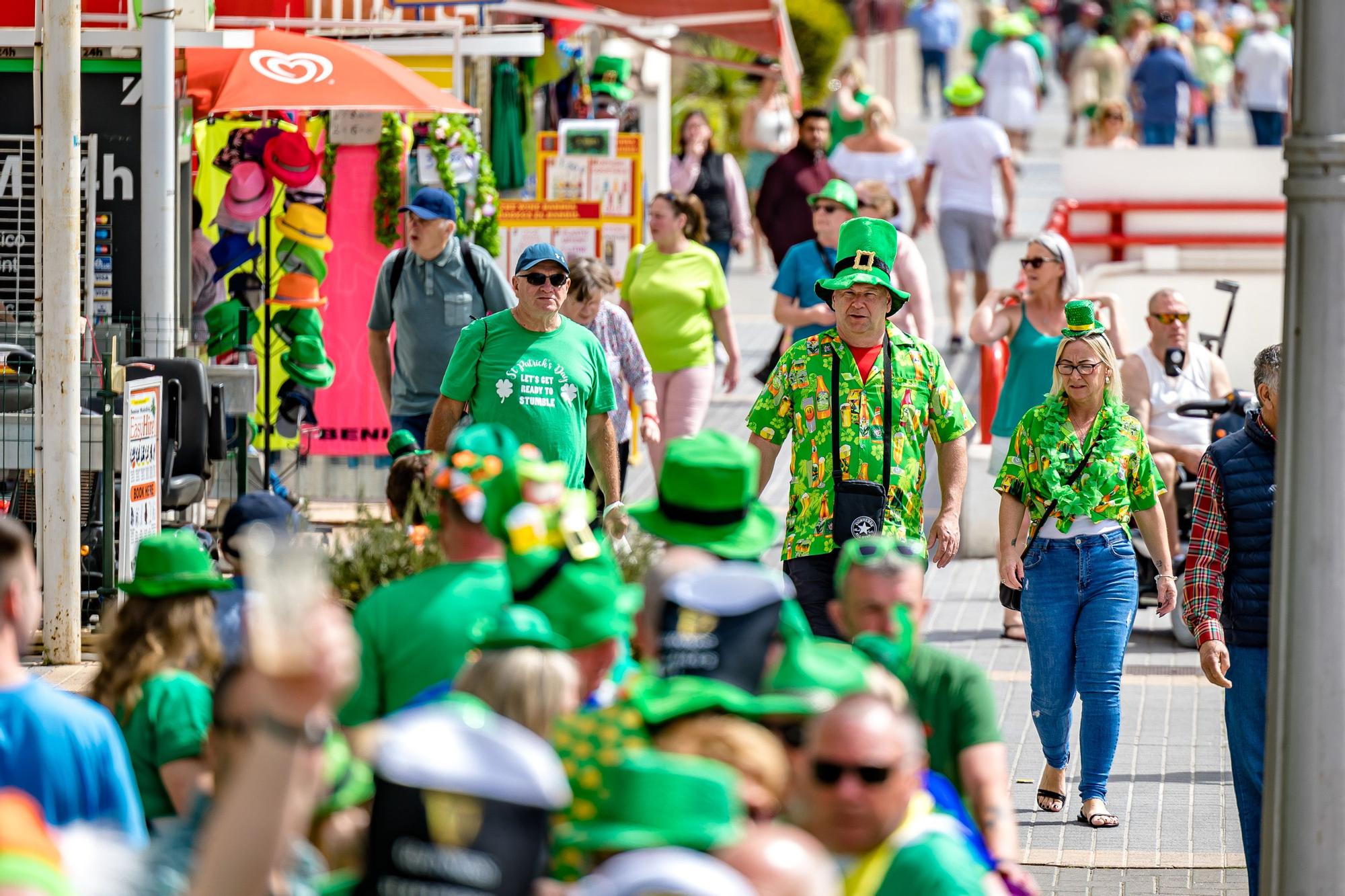 Saint Patrick llena de verde las calles de Benidorm