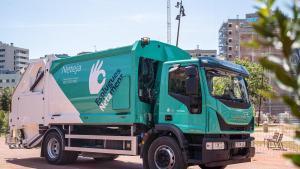 Uno de los nuevos vehículos de recogida de residuos de Esplugues de Llobregat, durante la presentación del nuevo contrato, el 20 de mayo de 2026