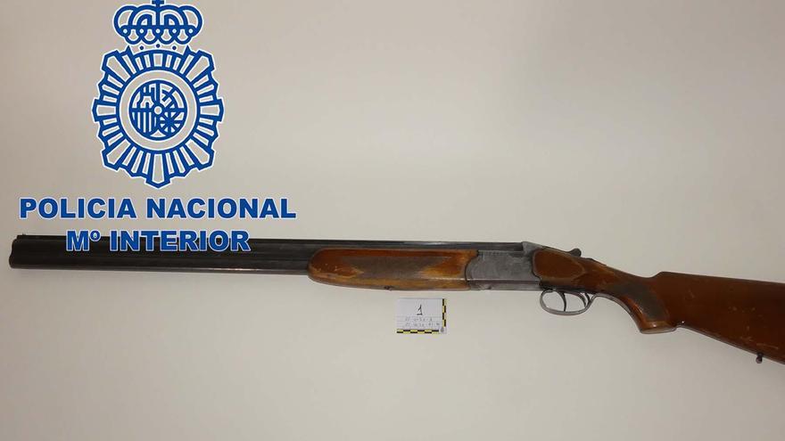 Detenido un joven de 25 años por amenazar a otro varón con una escopeta en Badajoz