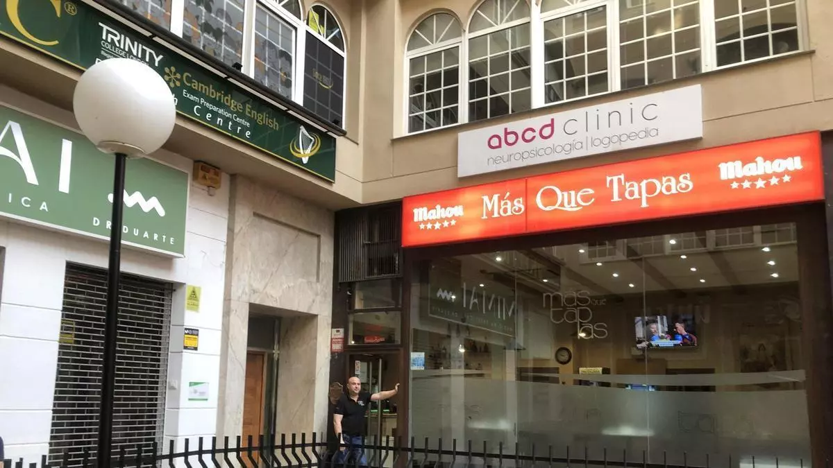 Más que tapas en esta terraza de Cáceres: Soberano, Anís del Mono y Calisay