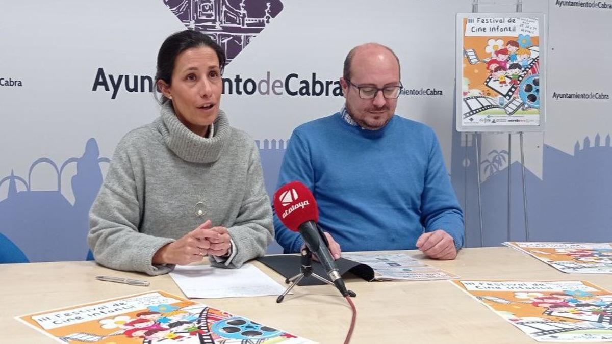 Mª Sierra Sabariego y Miguel Ángel Muñoz, durante la presentación del festival.